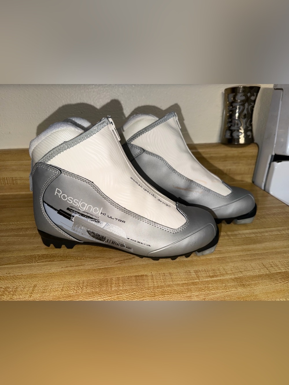Rossignol women's X-1 Ultra FW size 40 US‎ size 9.5 cross country ski boots